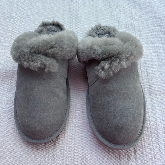 Koolaburra Shoes - Koolaburra by UGG Milo Women's Slipper in a gray color  size womens 9
